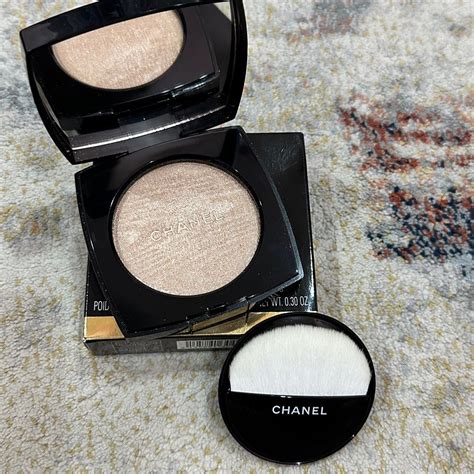 Chanel highlighting powder